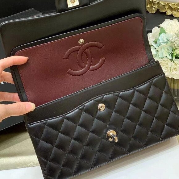 Chanel Handbags, Shoulder Bags - Picture 3 of 7